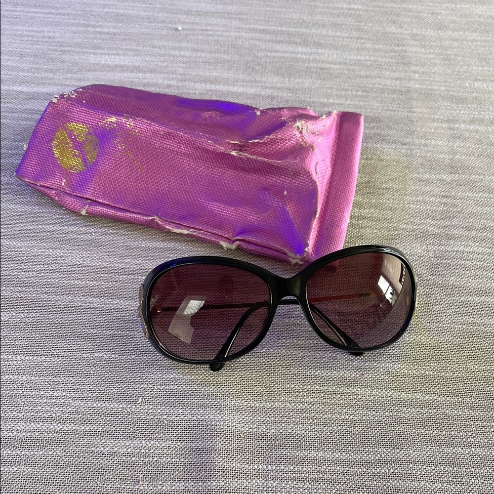 Betsey Johnson Black Oversized Sunglasses